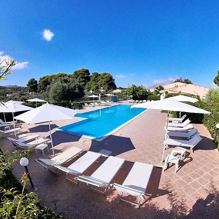 Villa Teti - Sicilia Кампофеличе-ди-Роччелла Экстерьер фото