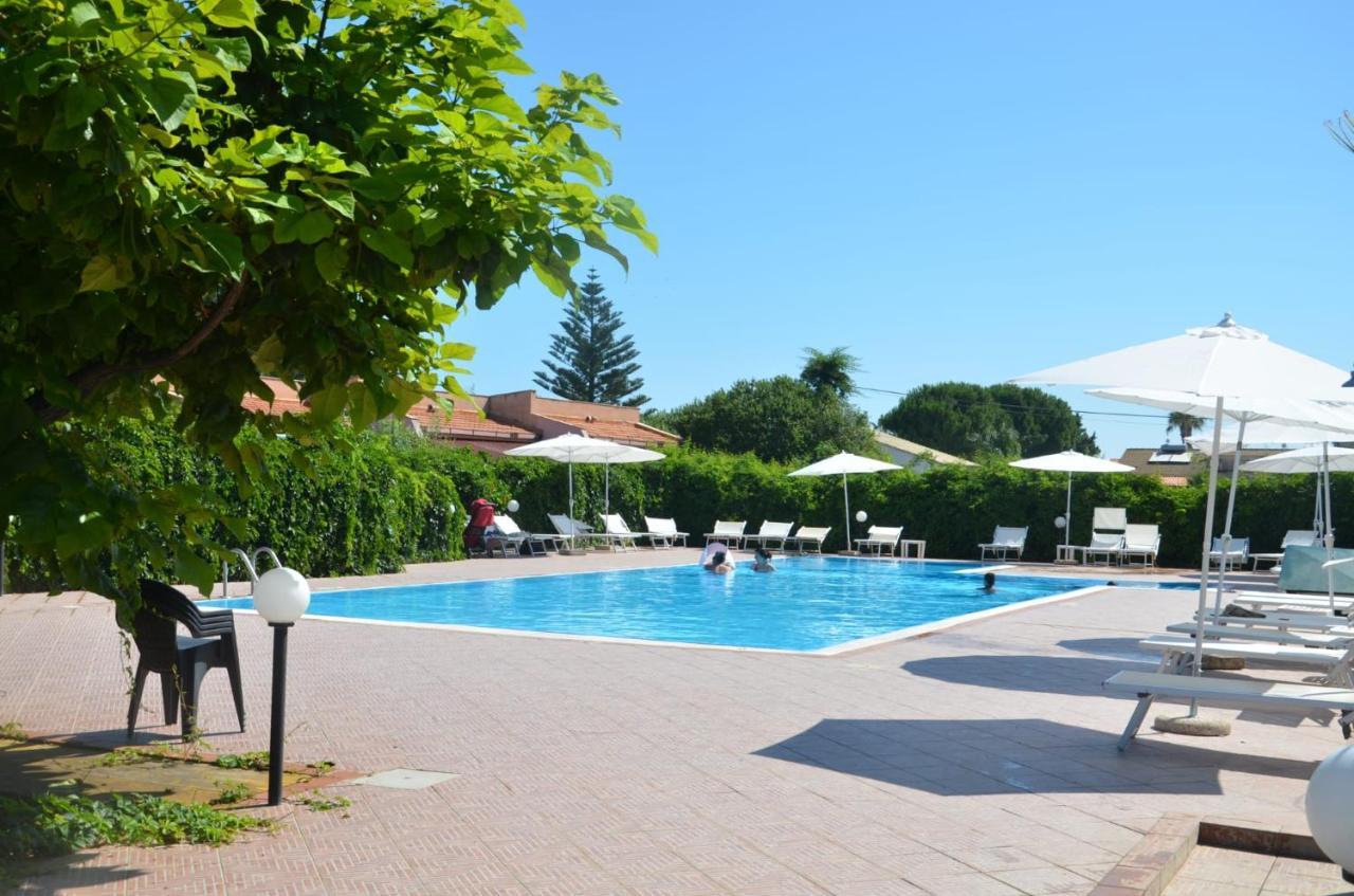 Villa Teti - Sicilia Кампофеличе-ди-Роччелла Экстерьер фото