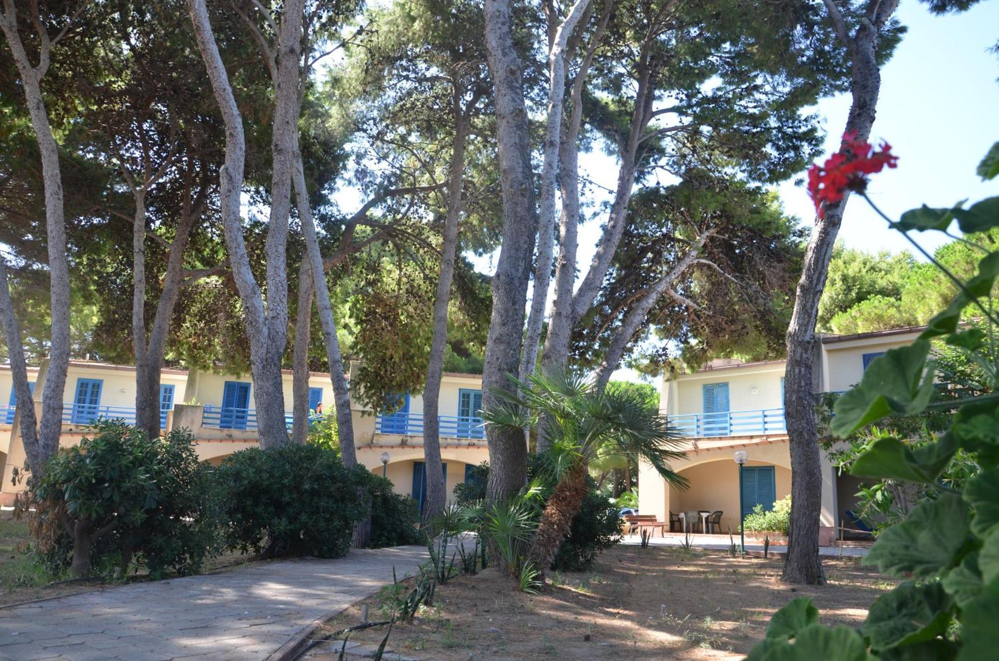 Villa Teti - Sicilia Кампофеличе-ди-Роччелла Экстерьер фото