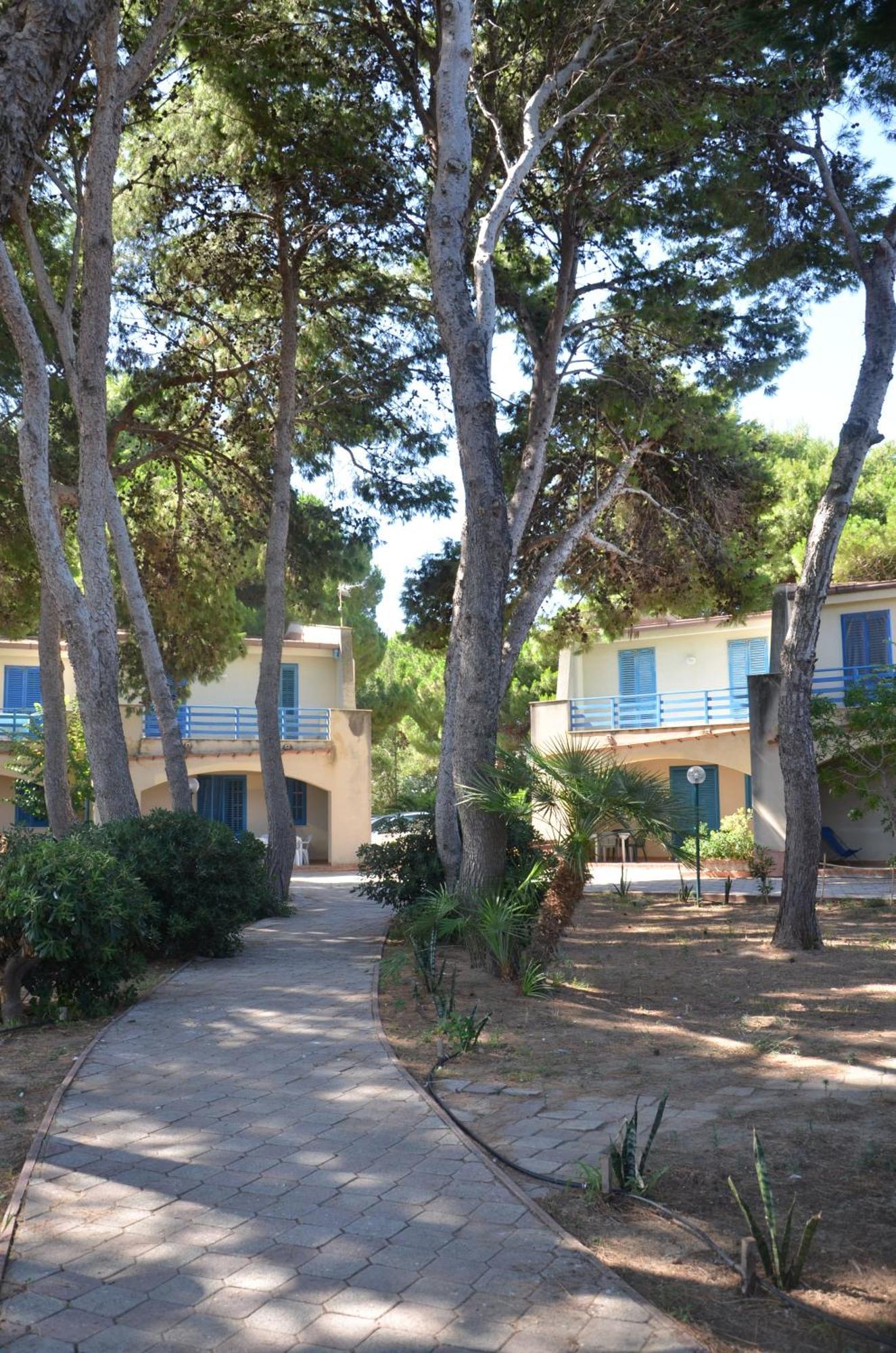 Villa Teti - Sicilia Кампофеличе-ди-Роччелла Экстерьер фото