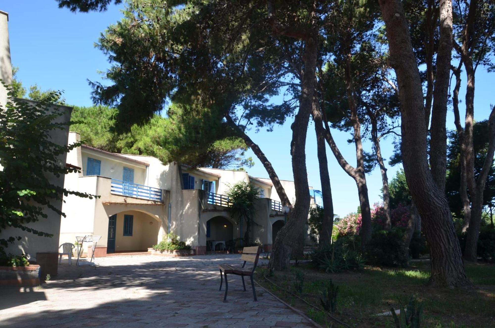 Villa Teti - Sicilia Кампофеличе-ди-Роччелла Экстерьер фото