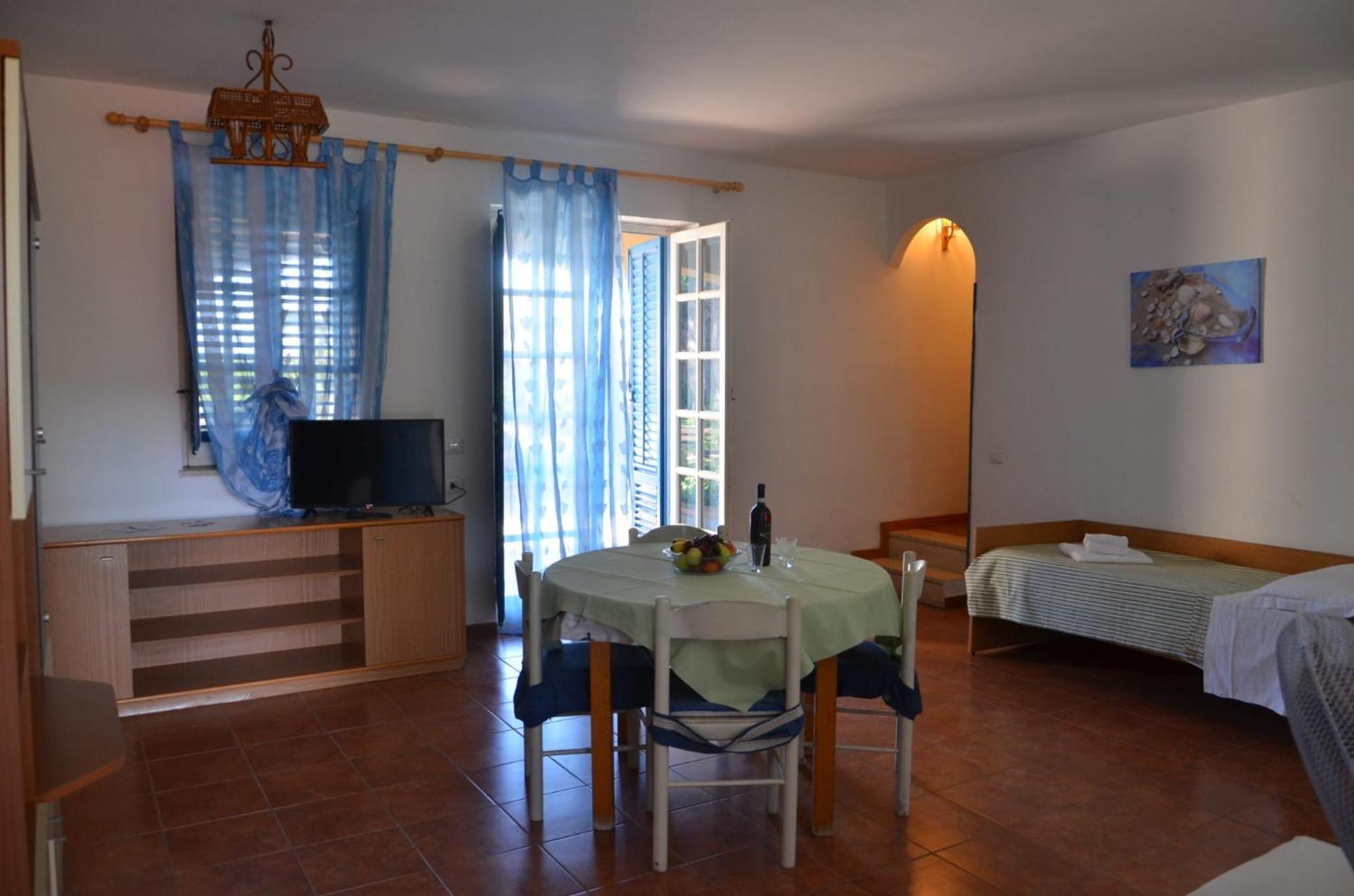 Villa Teti - Sicilia Кампофеличе-ди-Роччелла Экстерьер фото