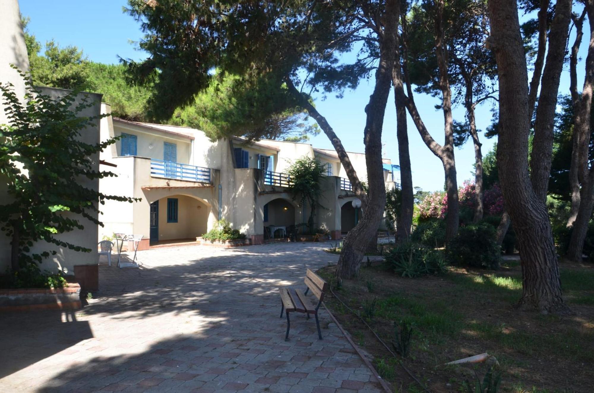 Villa Teti - Sicilia Кампофеличе-ди-Роччелла Экстерьер фото